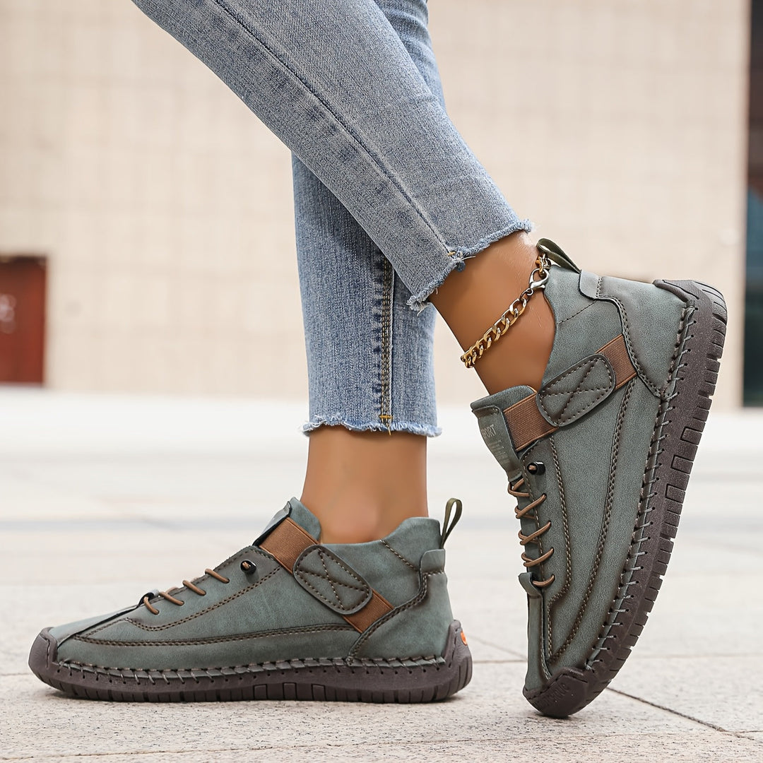Women’s Casual Walking Shoes – Closed Toe Lace-Up Comfort Sneakers