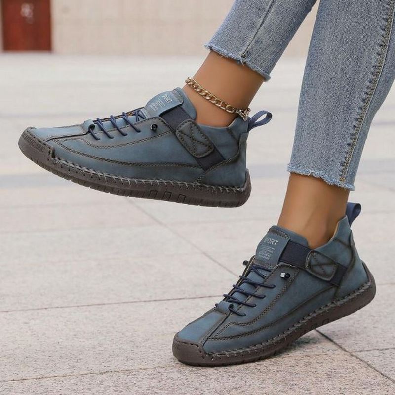 Women’s Casual Walking Shoes – Closed Toe Lace-Up Comfort Sneakers