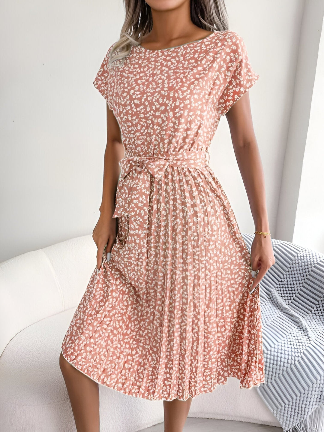 Women's Ditsy Floral Cap Sleeve Tie Waist Pleated Midi Dress